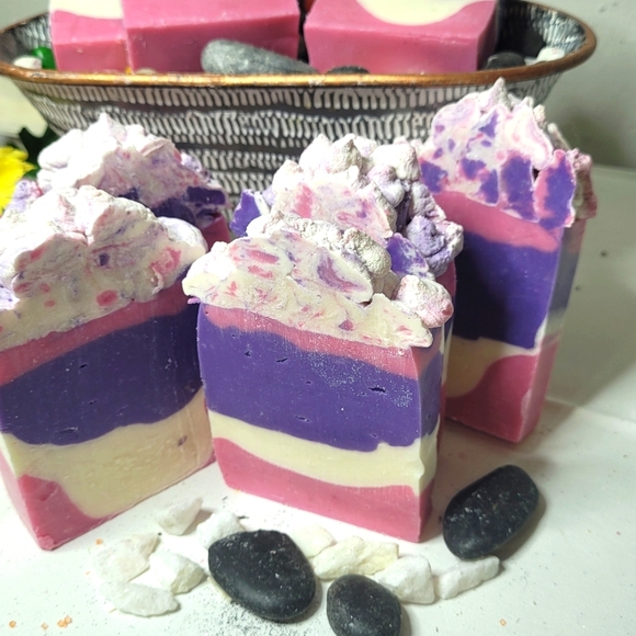 Lily of Valley scented 2 large handmade soap bars - Picture 3 of 12